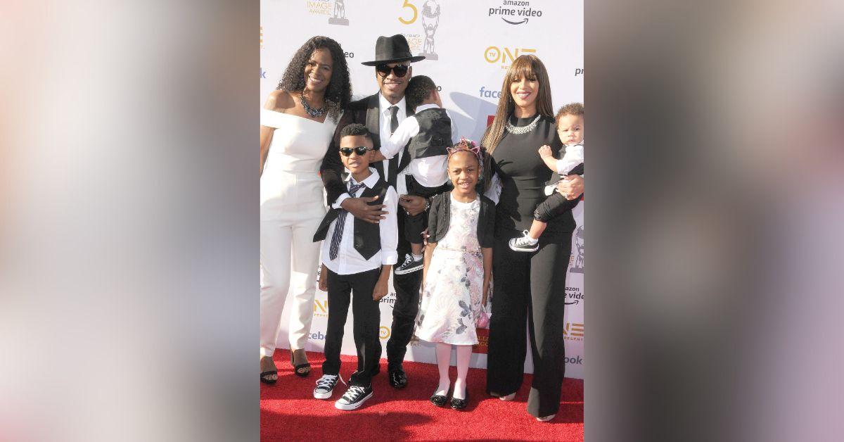 image of Ne-Yo has seven kids. 