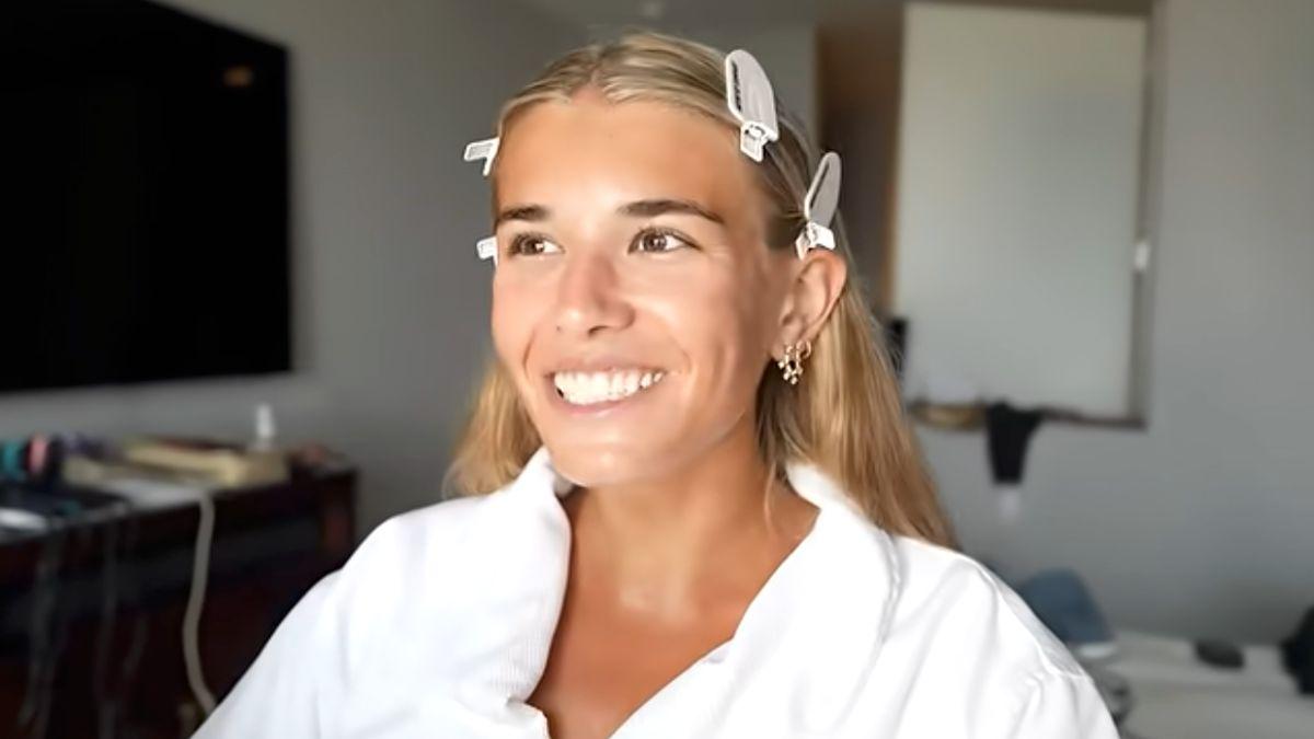 image of The 19-year-old joked that she has 'aged a lot' while trying an LED skincare device.