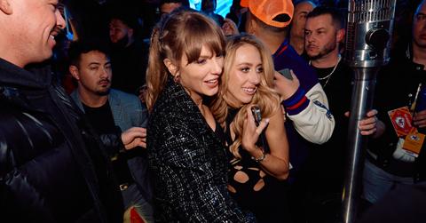 taylor swift brittany mahomes hugging baby bump
