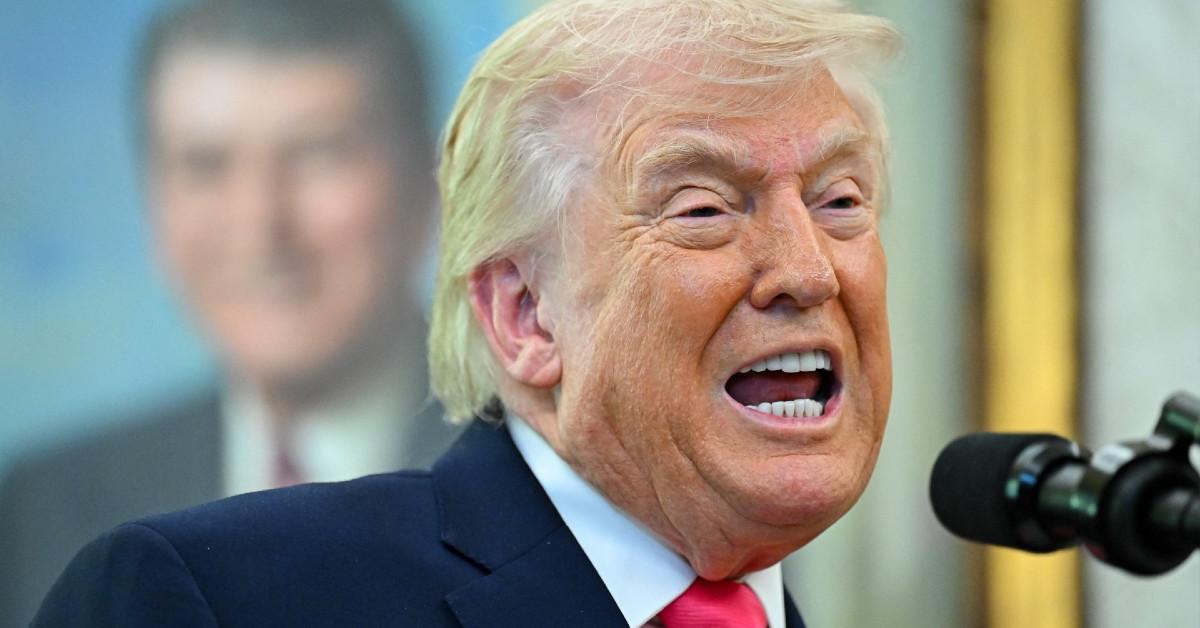 Top Doctor Issues Brutal Warning About Donald Trump's Health as He Details Signs of Dementia