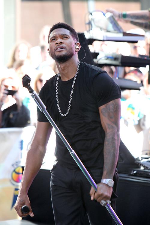 Usher today show may18 005_ _1.jpg