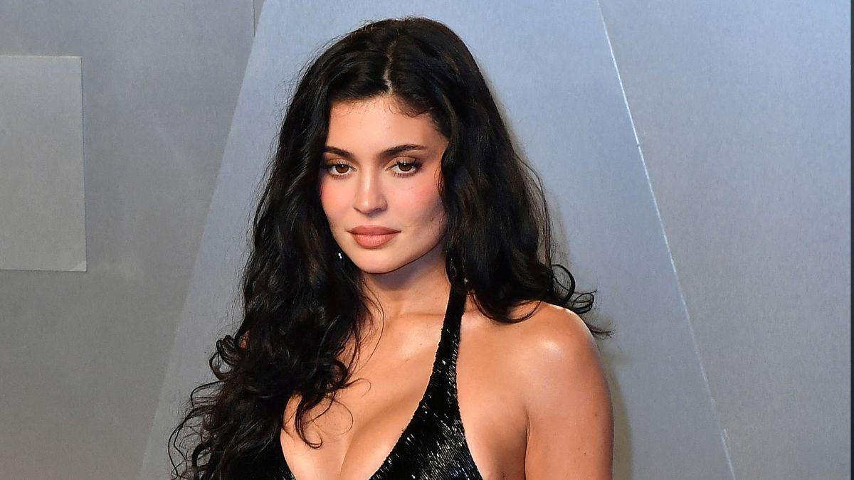 kylie jenner daughter stormi steals iconic pink wig closet
