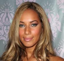 2009__10__leona 225×214.jpg