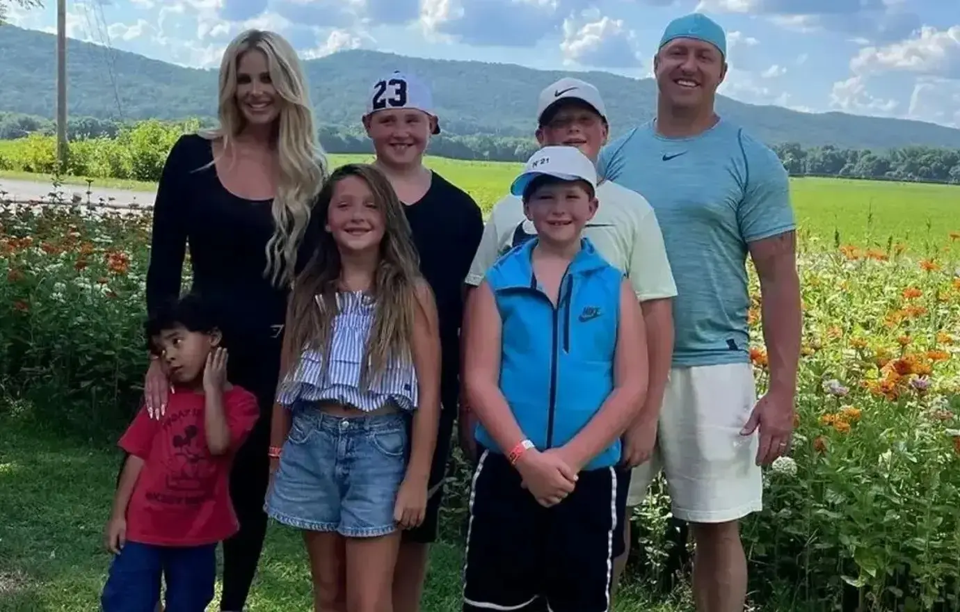 kim zolciak kroy biermann divide georgia mansoion kids instagram