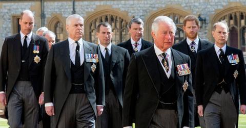 prince harry desperate build bridges with royal family