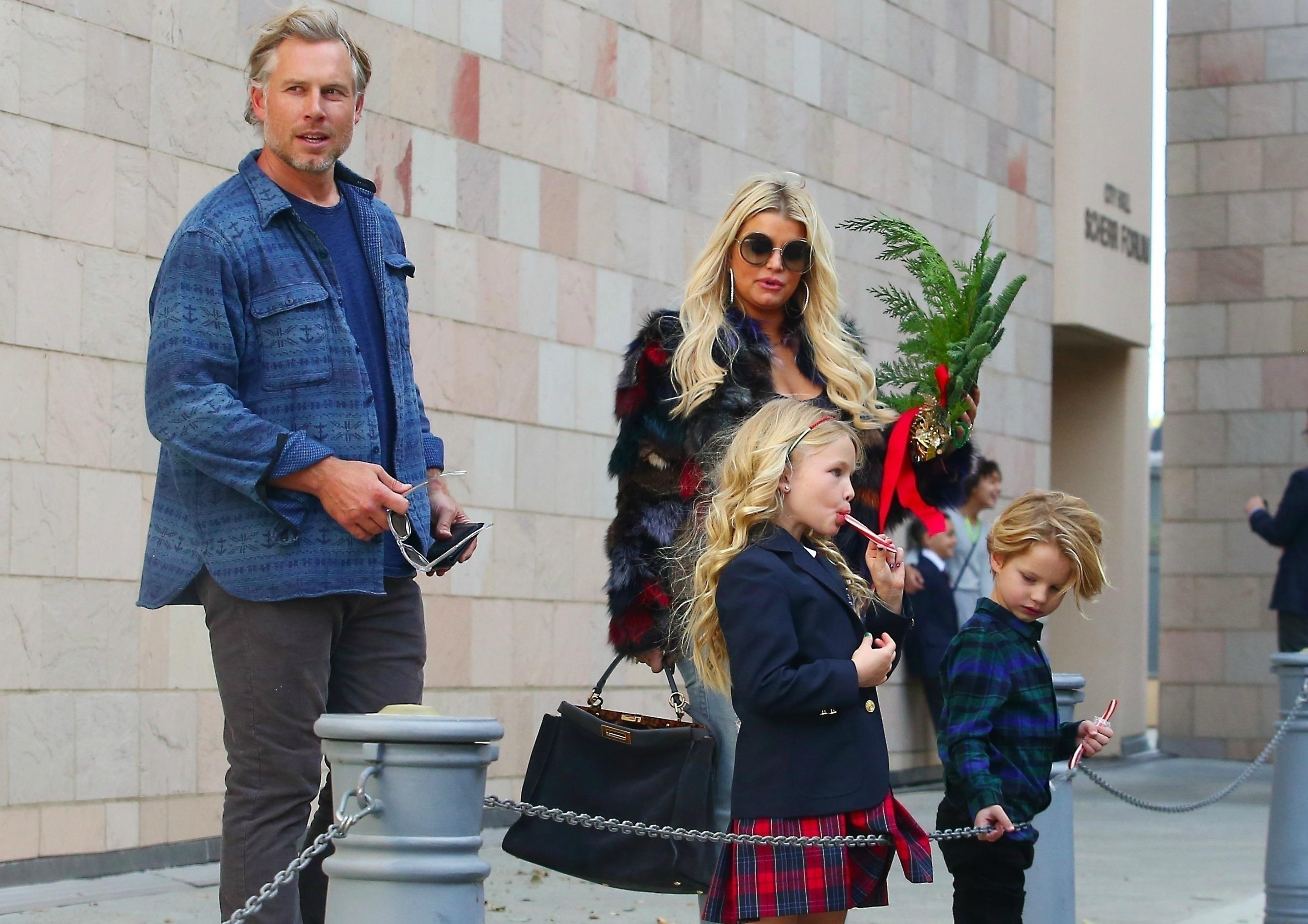 jessica simpson family daughter maxwell school show pics 04