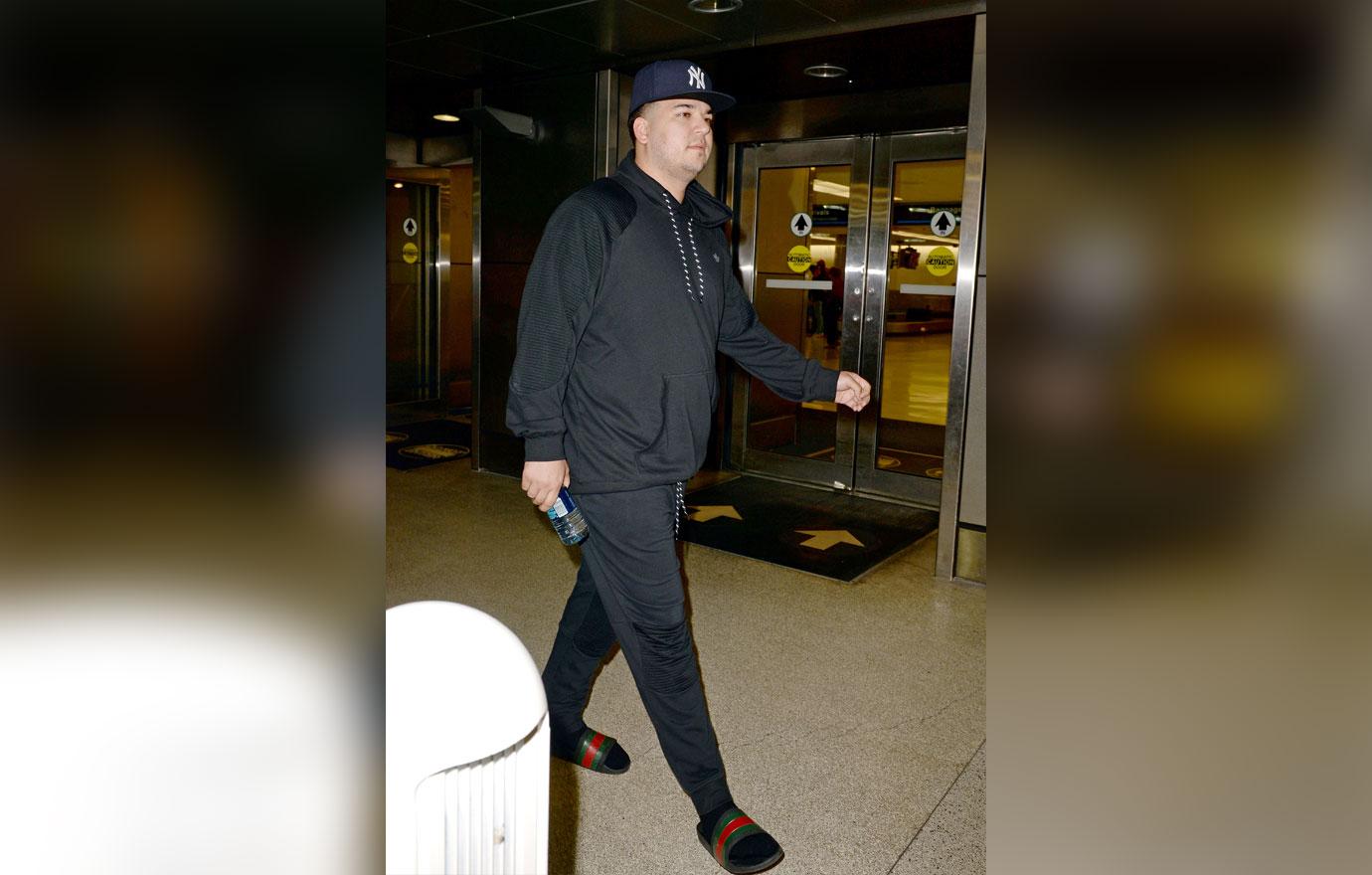 Rob Kardashian In Black Sweatsuit