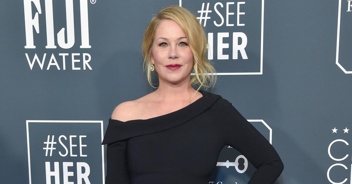 christina applegate reveals multiple sclerosis diagnosis