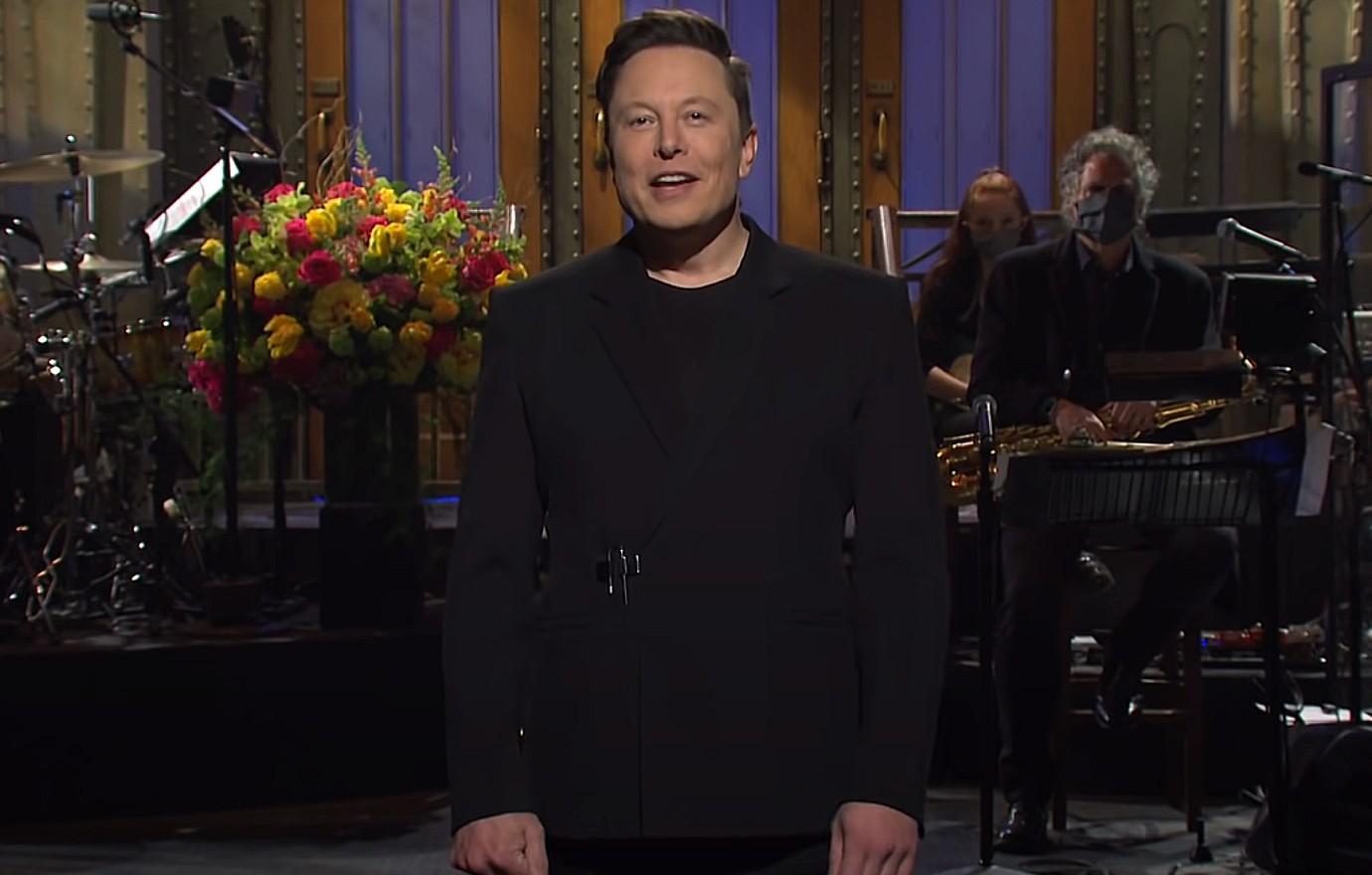 snl chloe fineman elon musk made her cry insulting script