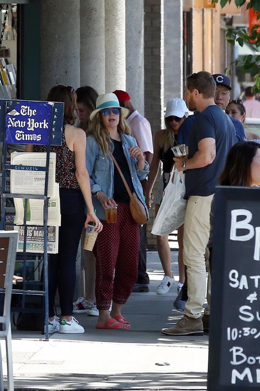 *EXCLUSIVE* Drew Barrymore and Will Kopelman reunite for a family shopping trip