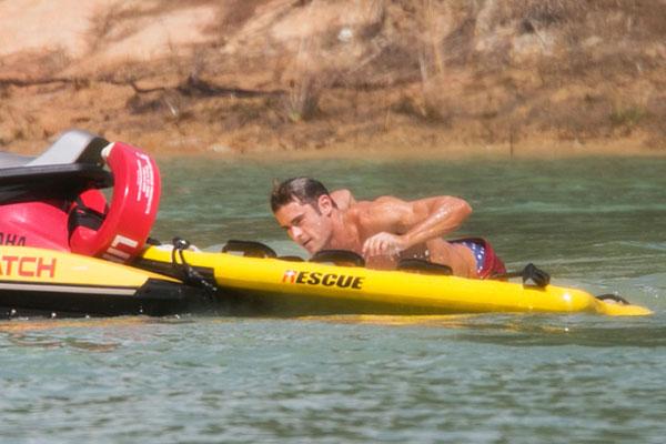 zac efron shirtless baywatch