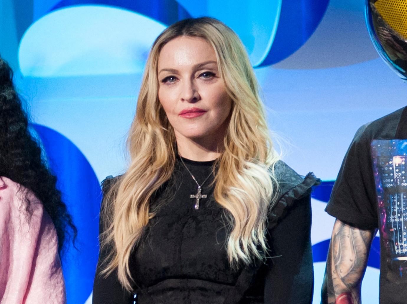 madonna doesnt want cancel tour permanently after health crisis