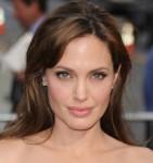 2010__07__okmagazine_angelina jolie3 141×150.jpg