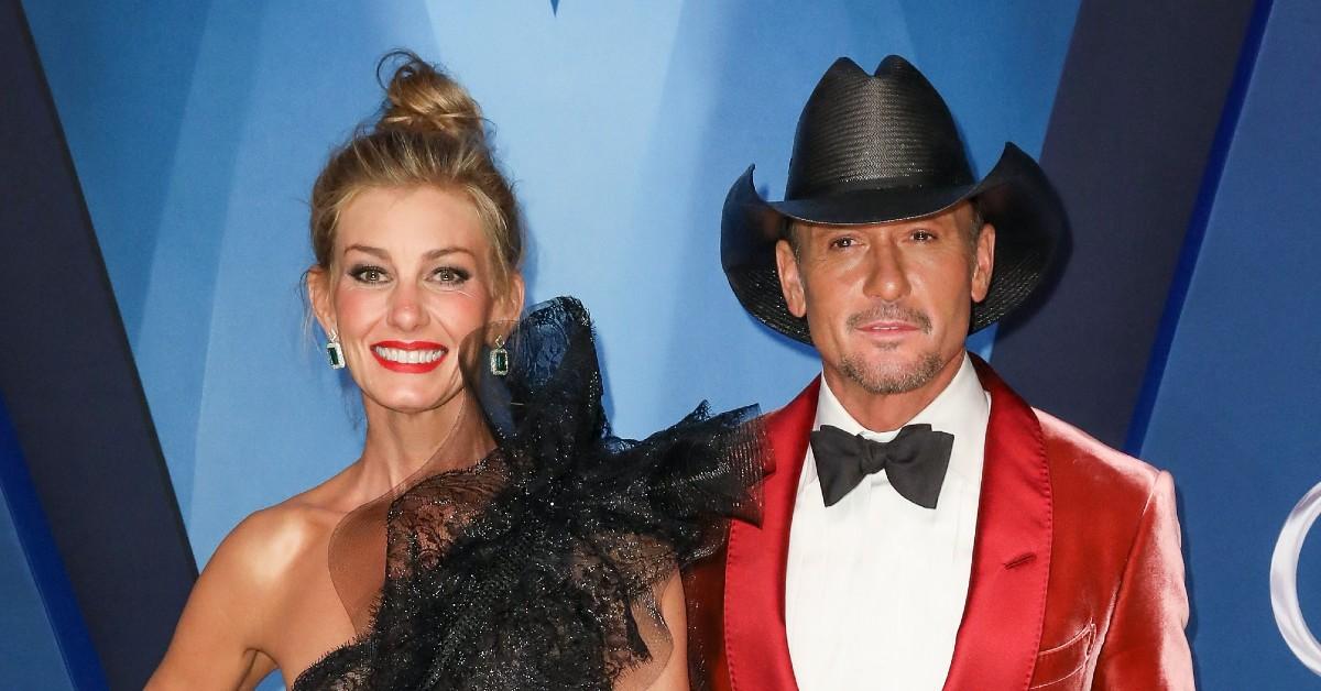 Faith Hill Attends 2016 CMAs With Husband Tim McGraw Days After Her Mother's  Death - Closer Weekly
