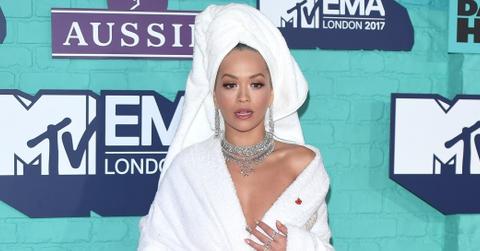 Rita ora bathrobe emas
