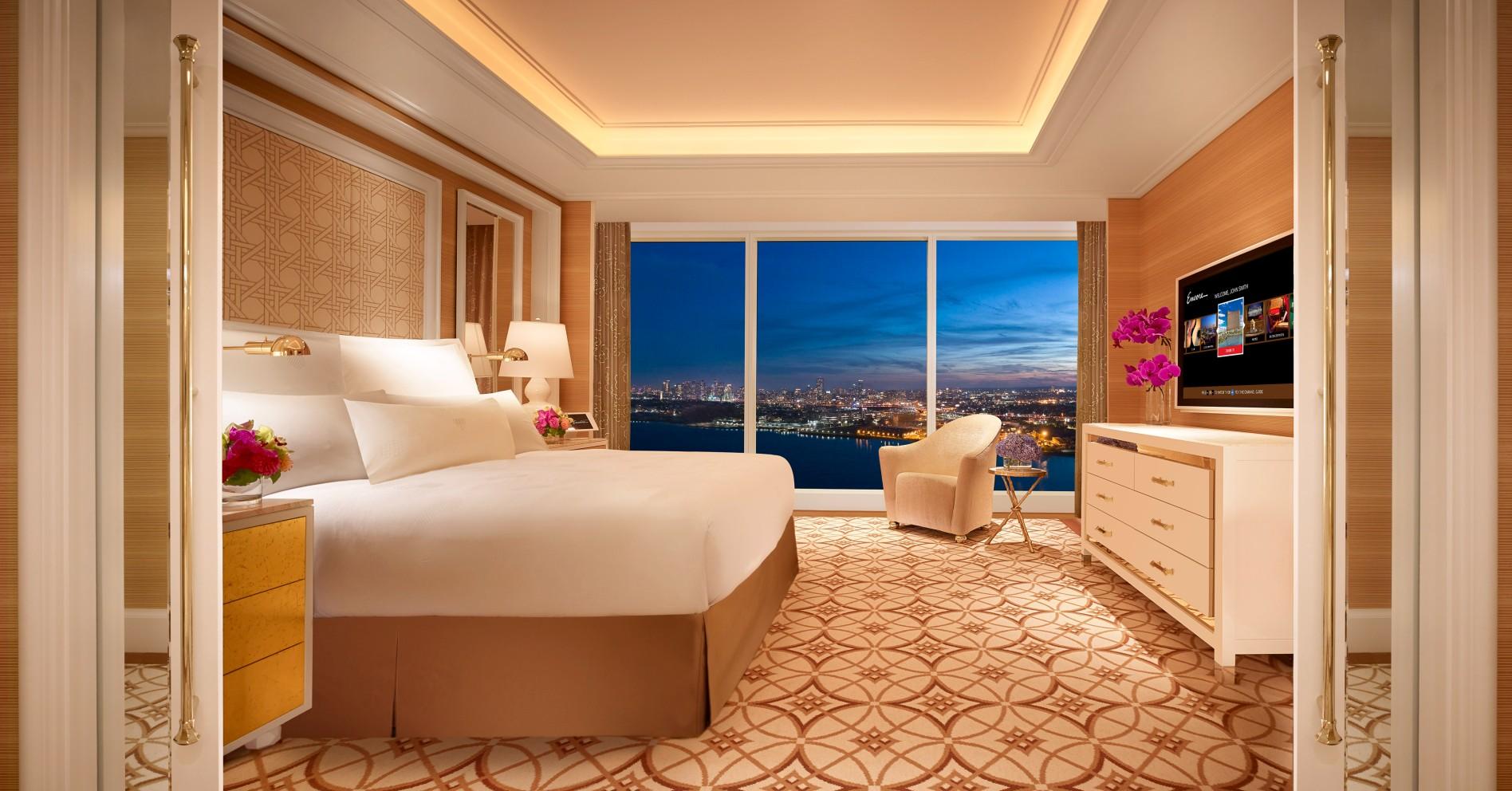 Photo of the Signature Suite at Encore Boston Harbor.