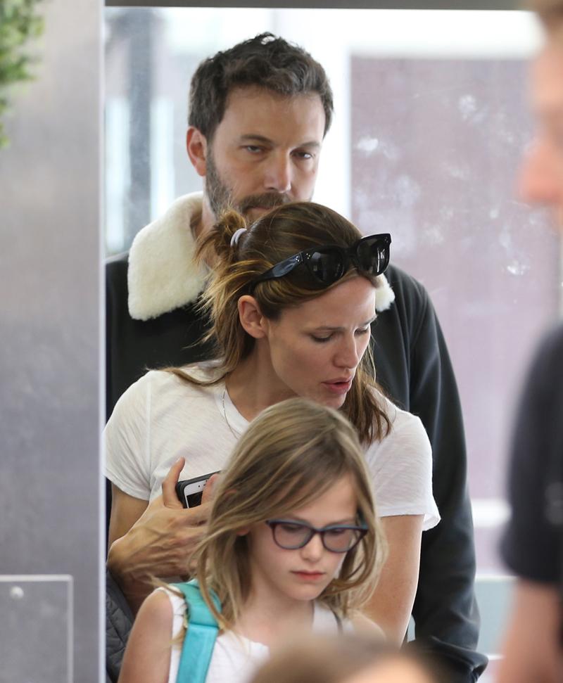 Semi Exclusive&#8230; Jennifer Garner And Ben Affleck Hop On A Train To London