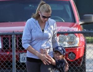 2011__03__Kevin_Federline_Victoria_Prince_March29newsnea 300×234.jpg