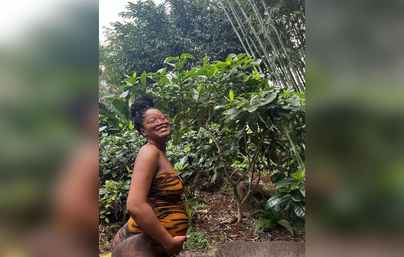 keke palmer teases fans with growing belly