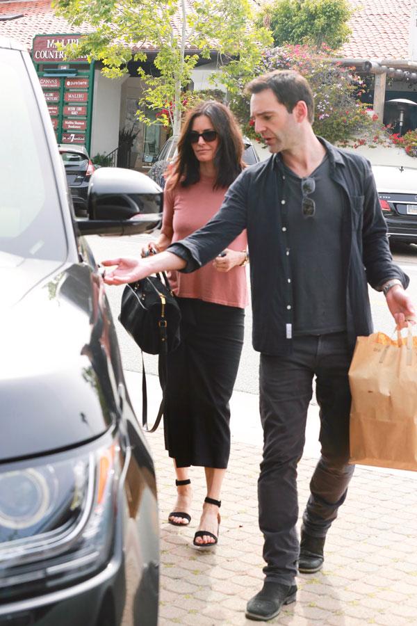 Courteney cox johnny mcdaid back together 07