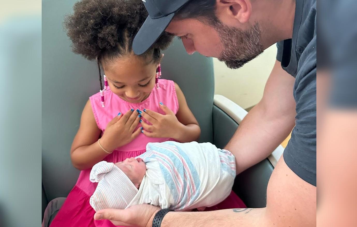 Serena Williams' Daughter Olympia Cuddles Dad Alexis Ohanian: Pics