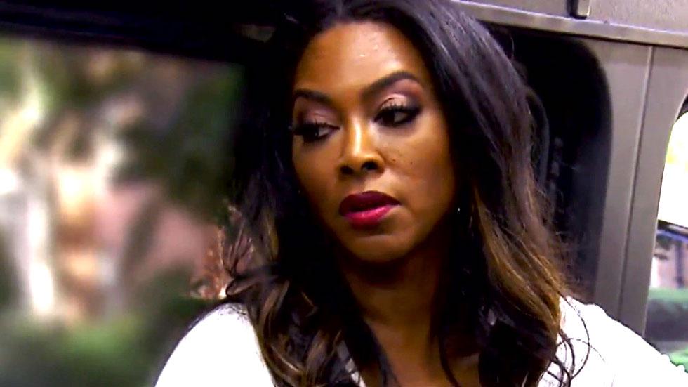 Patricia Moore Ignores Kenya Moore Visit