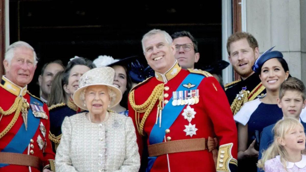 image of royal family