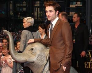 2011__04__robert_pattinson_428_a79 300×240.jpg