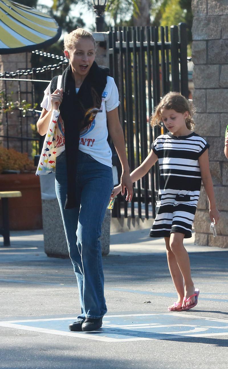 Exclusive&#8230; Nicole Richie And Family Spend Quality Time