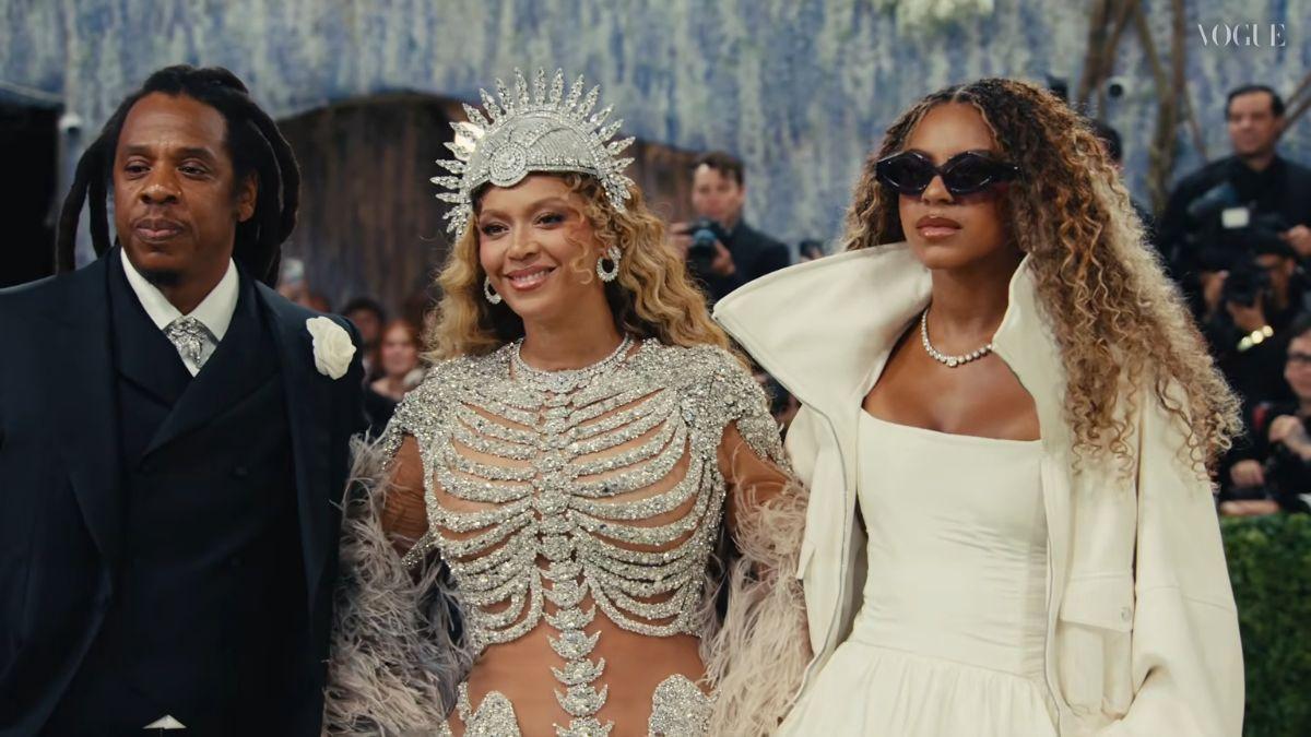 Photo of Jay-Z, Beyonce and Blue Ivy