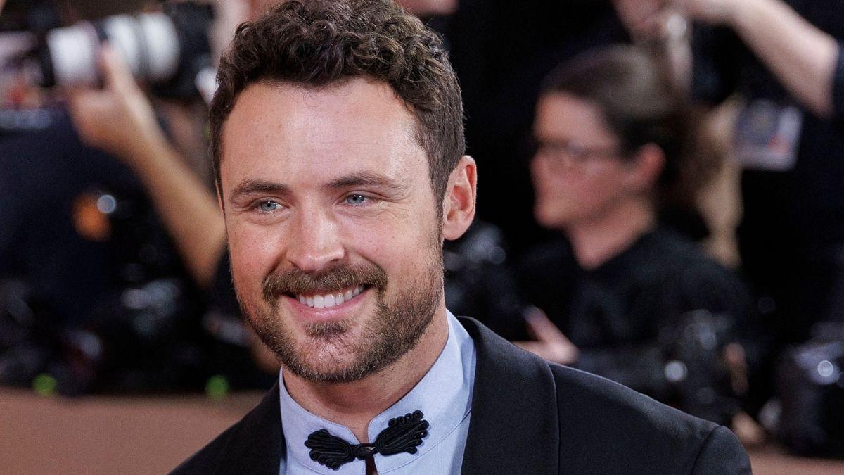 image of Dylan Efron backs Ashley Tisdale amid the toxic mom group controversy.