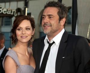 2010__08__Hilarie_Burton_Jeffrey_Dean_Morgan_Aug3news 300×243.jpg