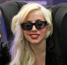 2009__11__full_lady_gaga_07_wenn26694401 225&#215;217.jpg