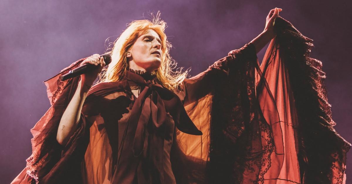 Photo of The singer performed at a festival despite the painful symptoms.