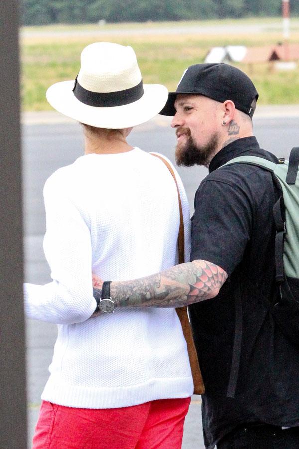 Cameron diaz benji madden pda hamptions vacation INF