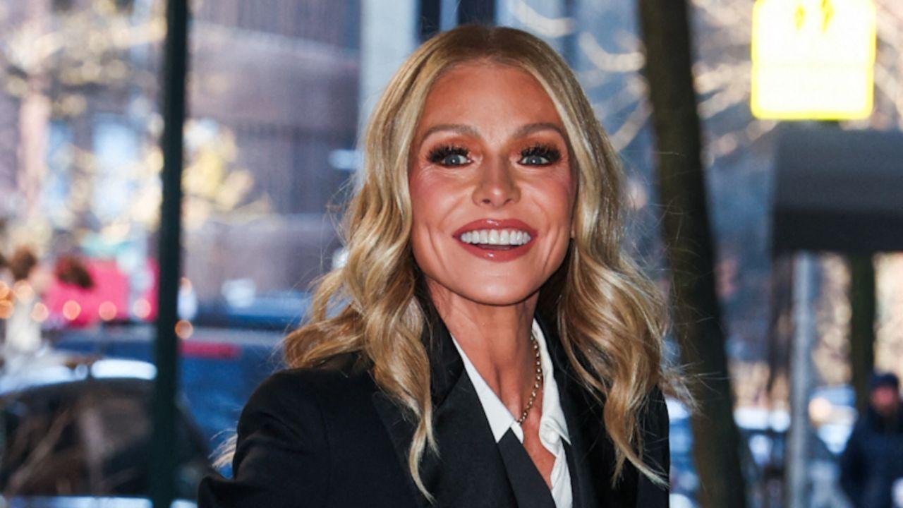 Image of Kelly Ripa recalled the bug was 'desperate to escape.'