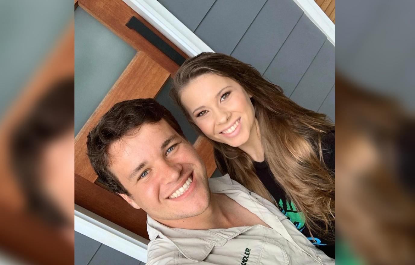 bindi irwin posts like mama like daughter baby photos of herself and daughter grace steve irwin mother mom