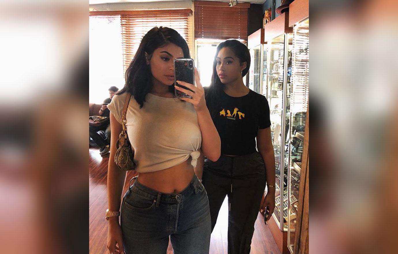 kylie jenner deleted stormi pics because of nasty comments 04