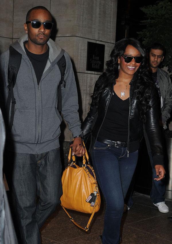 Bobbi kristina brown leaves hospital 04