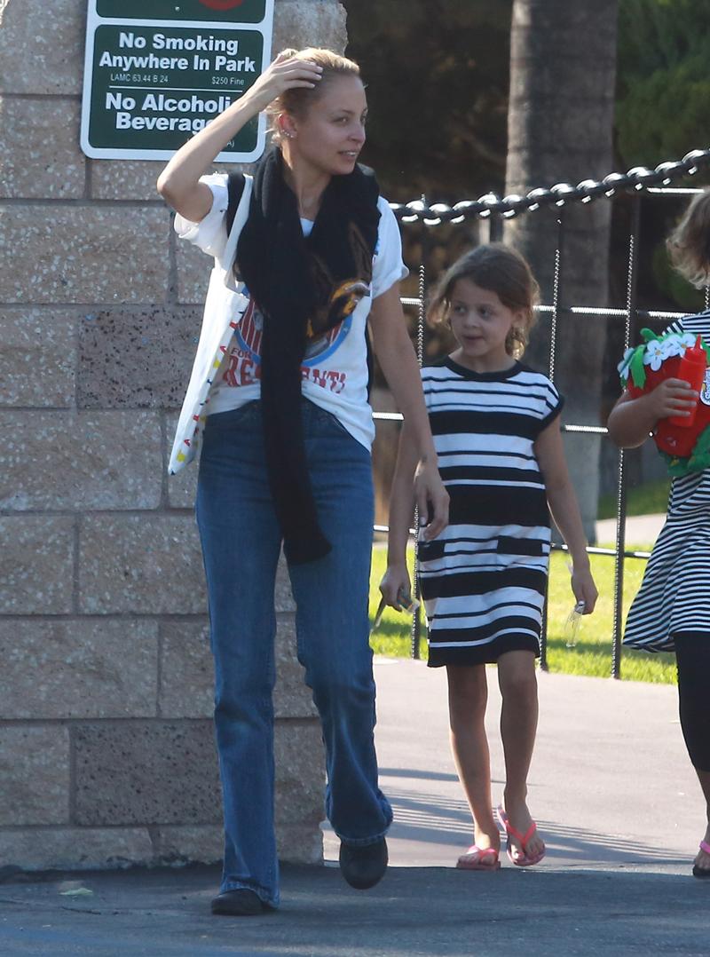 Exclusive&#8230; Nicole Richie And Family Spend Quality Time