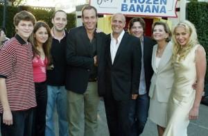 2011__02__Arrested_Development_Feb4 300×196.jpg