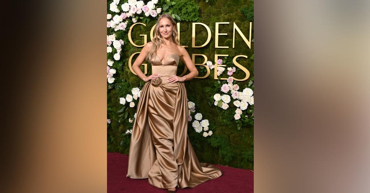 nikki glaser suffers wardrobe malfunction funny video golden globes watch