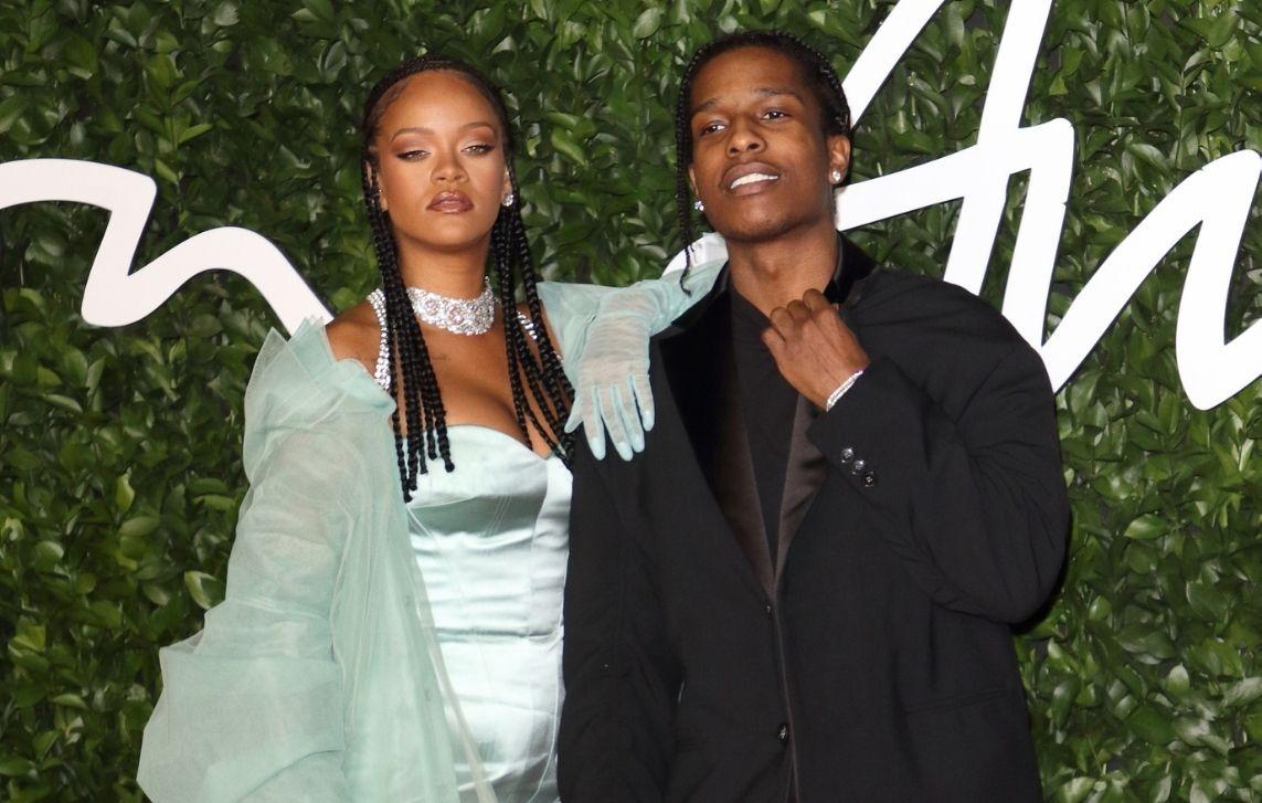 rihanna shows off baby bump instagram the gang