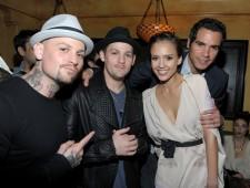 2010__03__Joel_Madden_Benji_Madden_Jessica_Alba_Cash_Warren_March4_20 225&#215;170.jpg