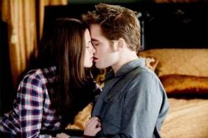 2010__05__Robert_Pattinson_Kristen_Stewart_Eclipse_May6news 300×199.jpg