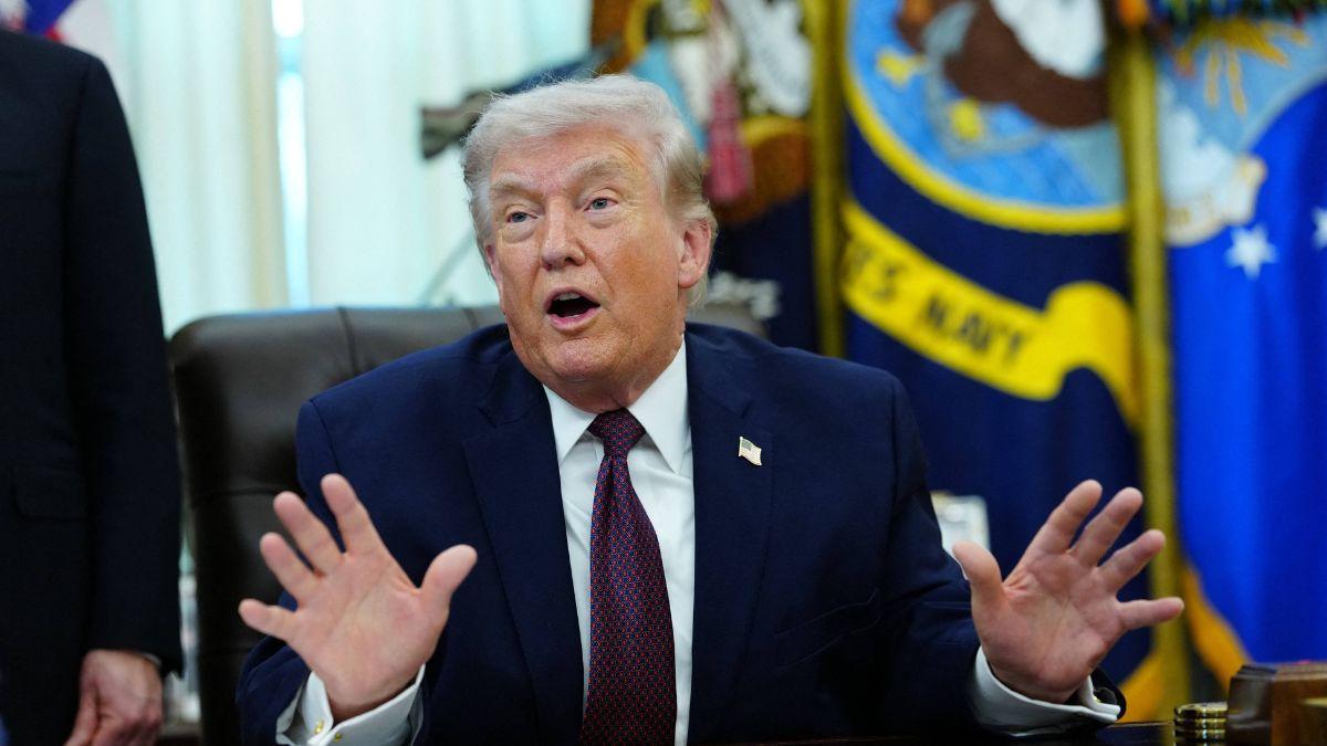 Image of Experts said political feuds increasingly played like entertainment.