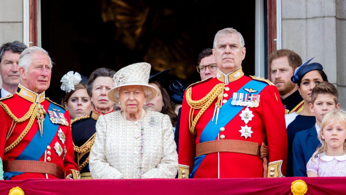 image of royal family 