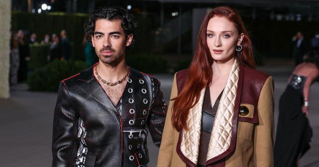 sophie turner joe jonas out concert