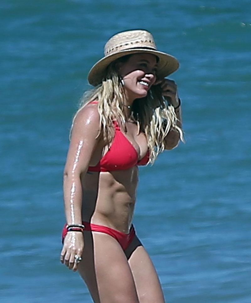 Hilary Duff Bikini Beach Mexico 07