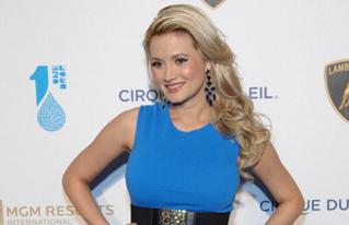 Holly madison teaser_319x206.jpg